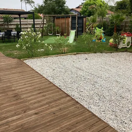 Bord De 400 M De La Villa