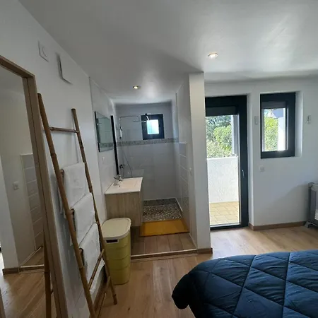 Bord De 400 M De La 别墅 *